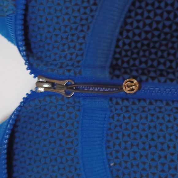 Lululemon Blue Hoodie Scuba Jacket. Size 6 - Picture 7 of 15